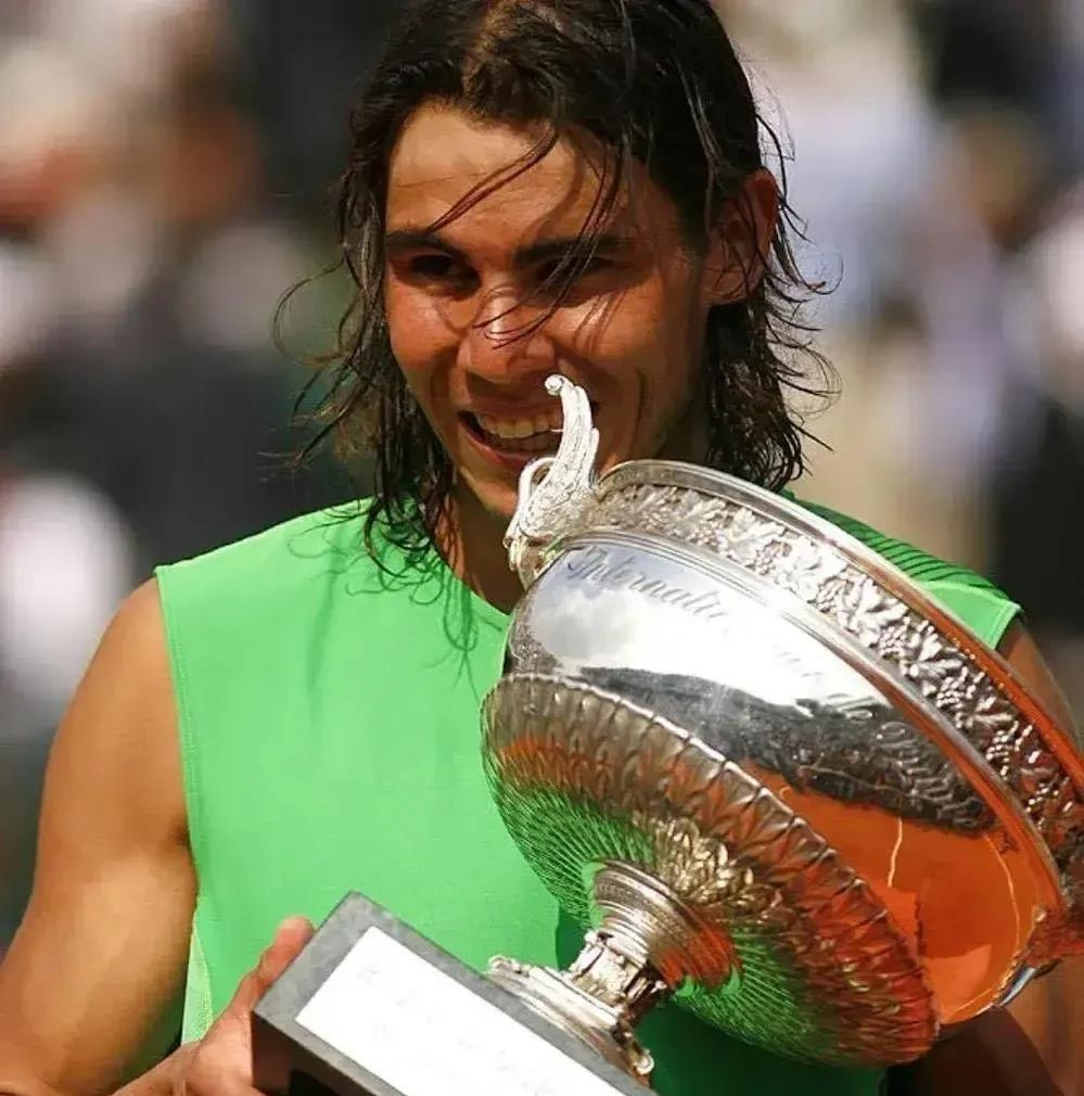 关于纳达尔在篮网比赛中惊险取胜，比分优势明显引发热议！的信息