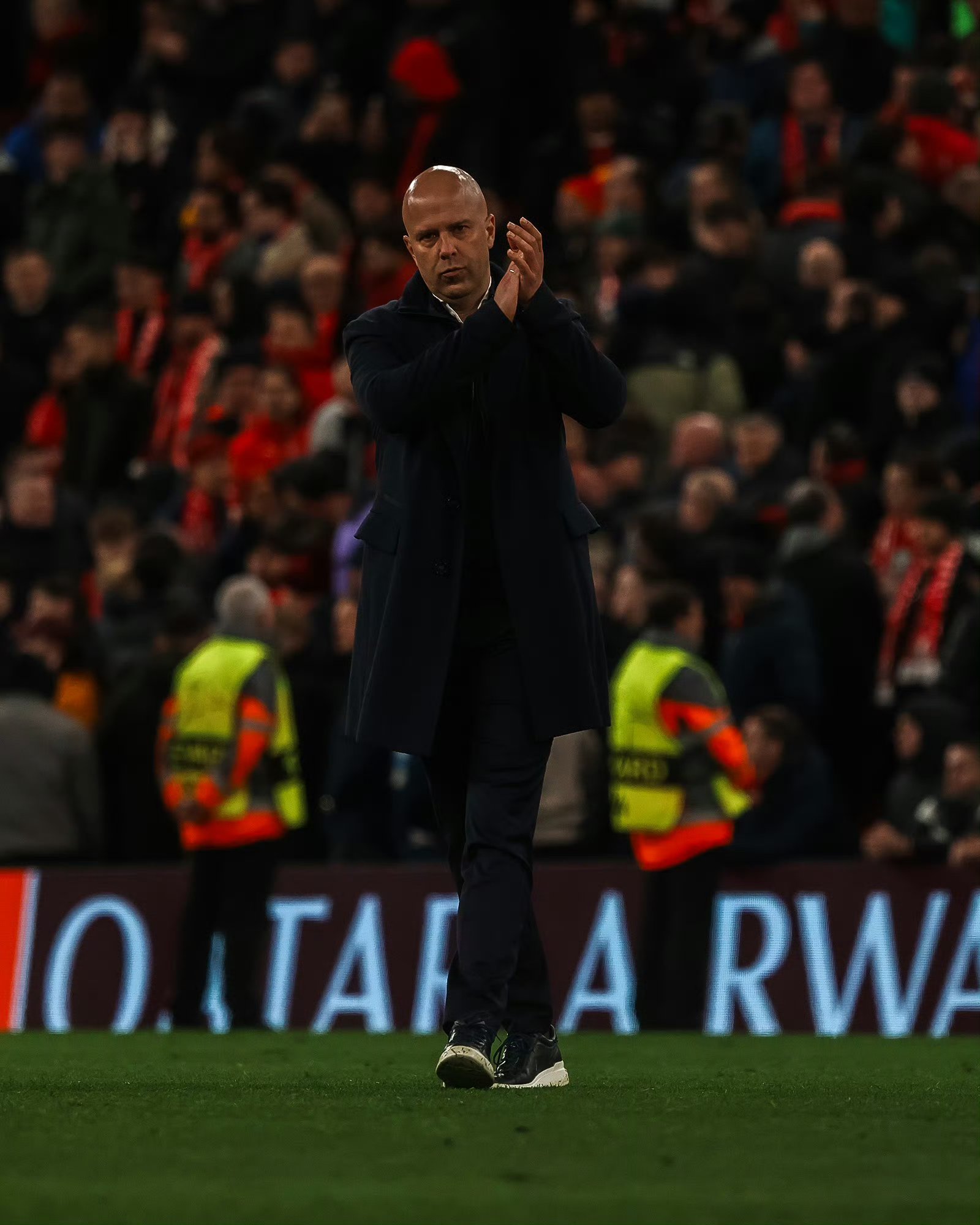 包含转会期法国杯焦点战，巴黎圣日耳曼防线松动，目标明确，心理建设被强调的词条