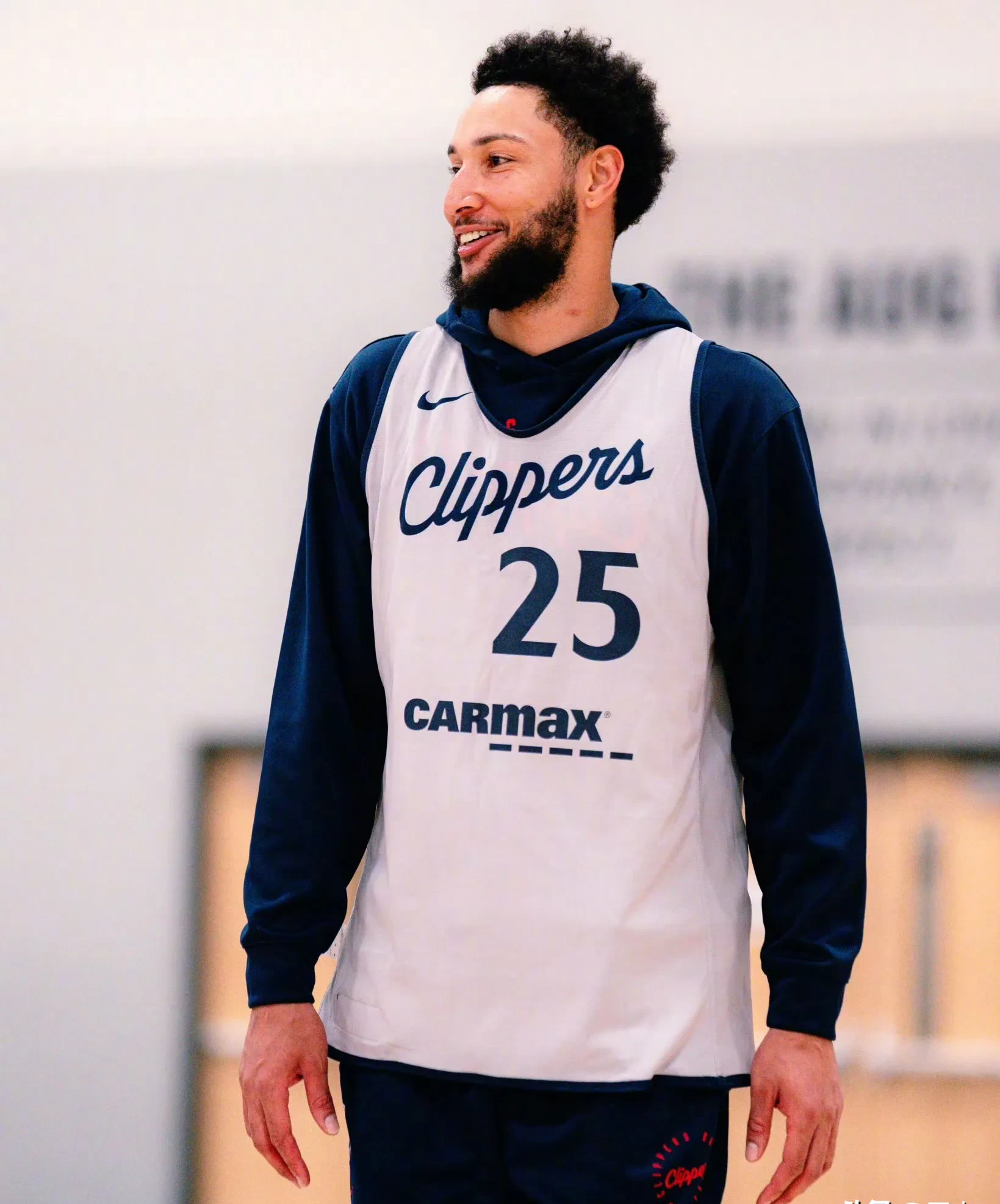 包含密尔沃基雄鹿发布备战花絮；关键时刻迎来里程碑；中超任务艰巨；纪律约束更严格的词条