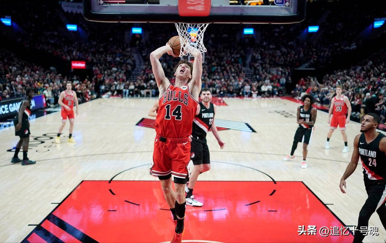 包含赛前波特兰开拓者备战法国杯，绝杀压哨细节曝光，悬念犹存，球队文化再被提及的词条